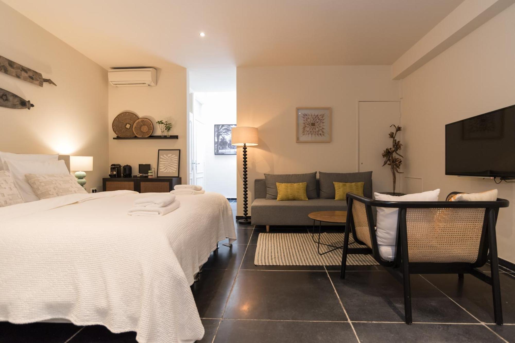 Six Boutique Hotel *
